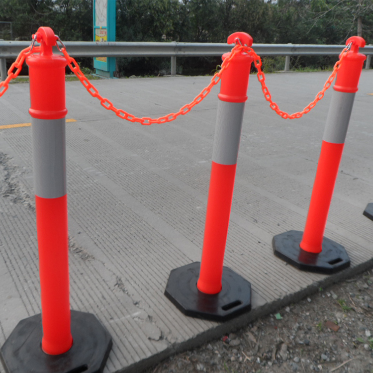 Delineator Post T-Top bollard