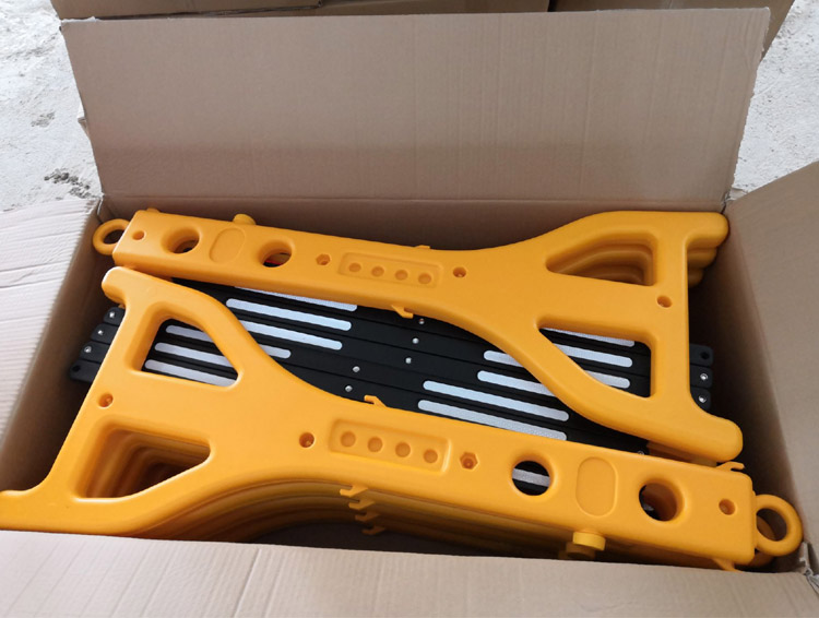 Plastic Expandable Barrier